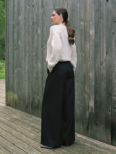 Чёрные брюки из костюмного полотна LBK 3258 - купить в интернет-магазине Conte