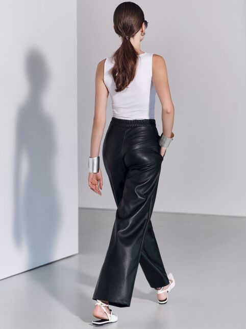 Свободные прямые брюки из экокожи с карманами LBK 2967 - купить в интернет-магазине Conte