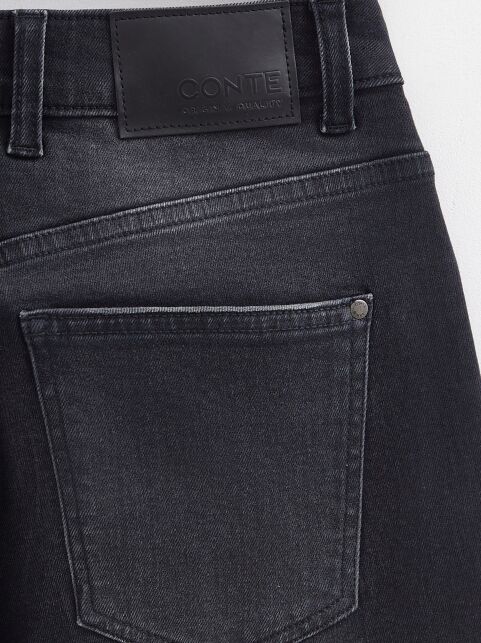 Черные джинсы mom с эффектом потертости и необработанным краем CON-661 - купить в интернет-магазине Conte