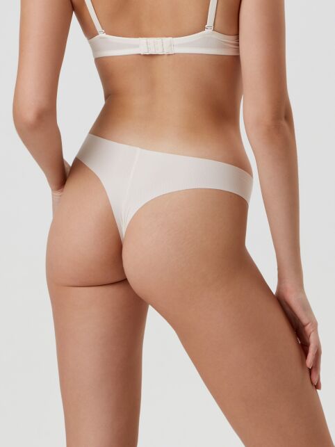 Бесшовные Трусы "танга" WEEKEND RP 0007 - купить в интернет-магазине Conte