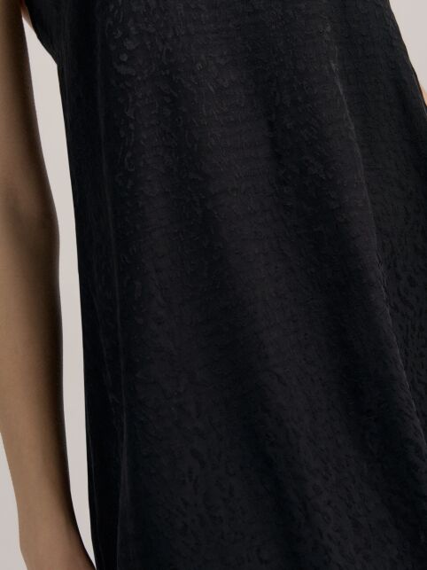 Сорочка на тонких бретелях LEO LHW 2527 - купить в интернет-магазине Conte