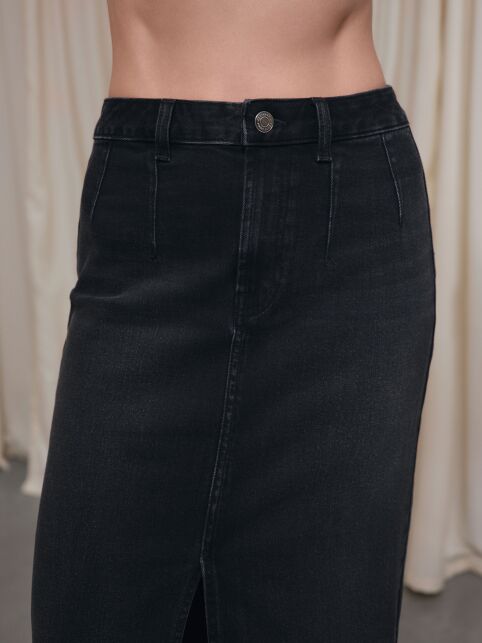 Чёрная джинсовая юбка-midi с вытачками и разрезом CON-815 - купить в интернет-магазине Conte