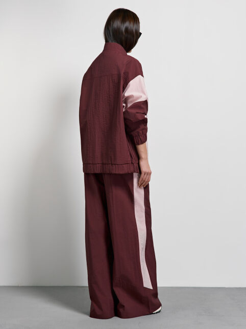 Фактурные широкие брюки контрастными полосами по бокам LBK 3514 - купить в интернет-магазине Conte