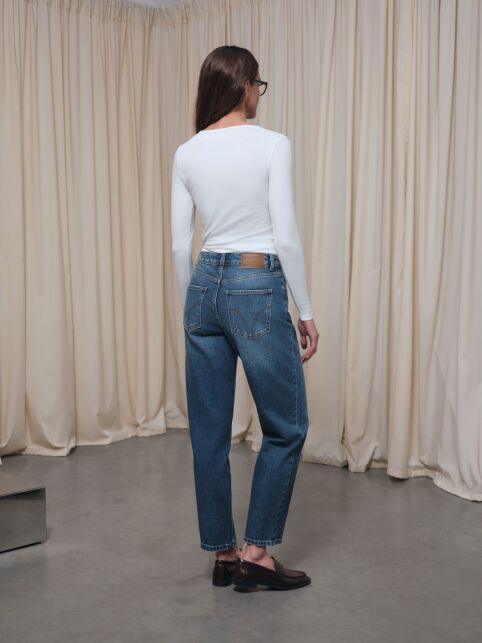 Синие джинсы relaxed mom с эффектом потёртостей СON-814 - купить в интернет-магазине Conte
