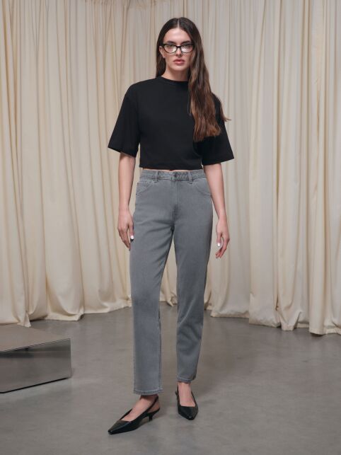 Джинсы mom в пепельном оттенке СON-846 - купить в интернет-магазине Conte