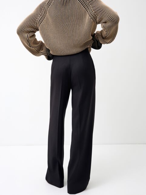 Брюки из костюмной ткани со складками по переду LBK 3257 - купить в интернет-магазине Conte