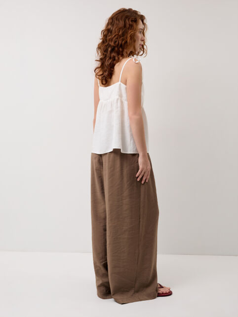 Брюки из модала со складками по переду LBK 3429 - купить в интернет-магазине Conte