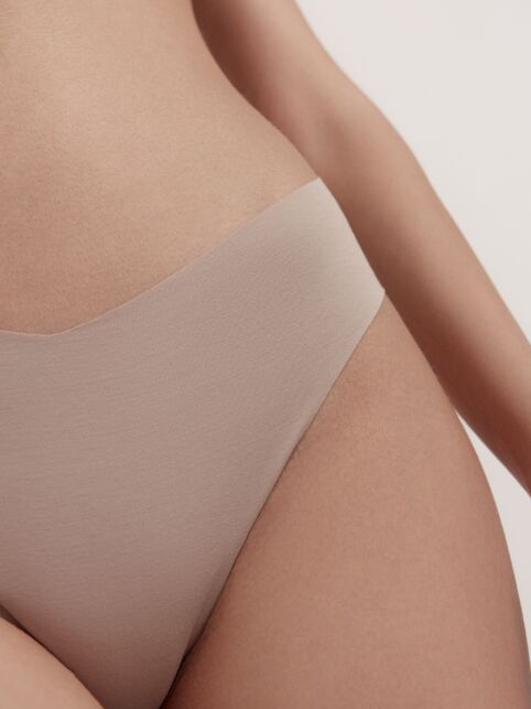 Бесшовные Трусы "бразилиана" с V-образной линией талии INVISIBLE LBR 1226 - купить в интернет-магазине Conte