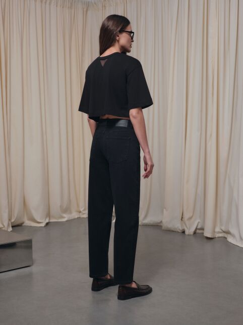 Чёрные джинсы relaxed mom с декоративной отстрочкой на задних карманах CON-844 - купить в интернет-магазине Conte