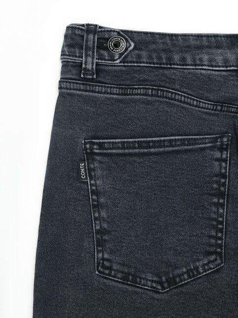 Чёрные джинсы mom с декоративными патами на талии СON-847 - купить в интернет-магазине Conte