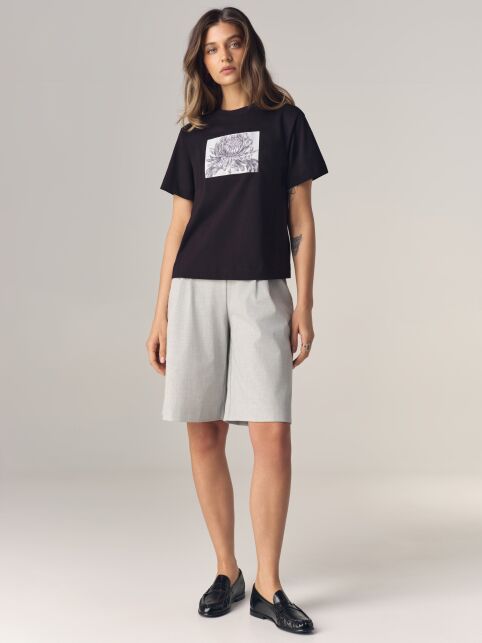 Футболка из хлопка Floriography с графическим принтом «Хризантема» LD 3470 - купить в интернет-магазине Conte