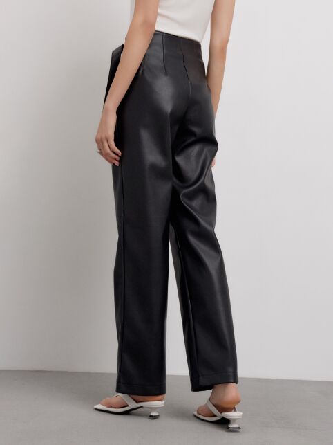 Брюки из экокожи с патами на талии LBK 2854 - купить в интернет-магазине Conte