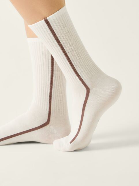 Удлинённые носки с контрастной вертикальной линией - купить в интернет-магазине Conte