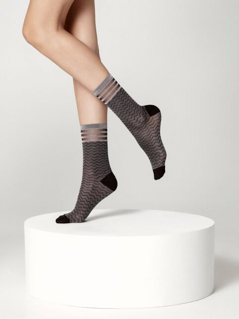 Удлиненные носки из вискозы с прозрачной сеткой и геометрическим рисунком - купить в интернет-магазине Conte