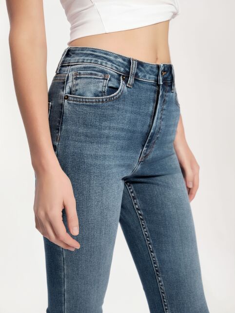 Джинсы skinny с эффектом потёртостей и необработанным краем CON-721 - купить в интернет-магазине Conte