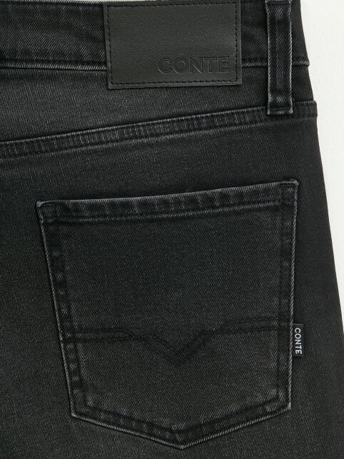 Чёрные джинсы slim с эффектом потёртостей CNM-02 Чёрные джинсы slim с эффектом потёртостей CNM-02 - купить в интернет-магазине Conte