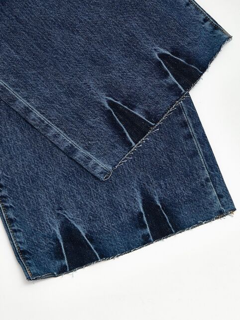 Джинсы relaxed из eco-friendly денима с уникальной варкой по низу CON-842 - купить в интернет-магазине Conte