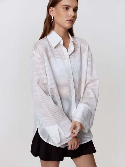 Рубашка из полупрозрачной ткани с двойными манжетами LRU 3434 Рубашка из полупрозрачной ткани с двойными манжетами LRU 3434 - купить в интернет-магазине Conte