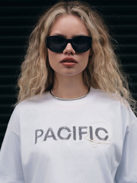 Хлопковая футболка с вышивкой «Pacific» и рукавом до локтя - купить в интернет-магазине Conte