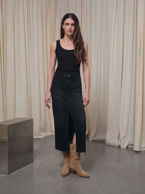 Чёрная джинсовая юбка-midi с вытачками и разрезом CON-815 - купить в интернет-магазине Conte