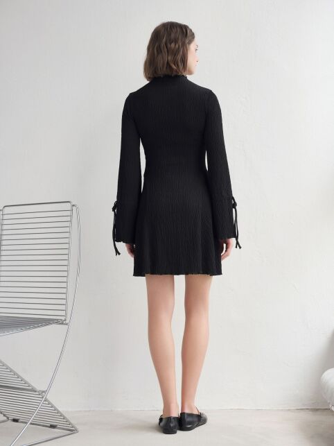 Платье с жатым эффектом и манжетами на завязке LPL 3238 Платье с жатым эффектом и манжетами на завязке LPL 3238 - купить в интернет-магазине Conte