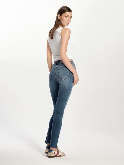 Джинсы skinny с эффектом потёртостей и необработанным краем CON-721 - купить в интернет-магазине Conte