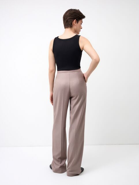 Брюки из костюмной ткани со складками по переду LBK 3257 - купить в интернет-магазине Conte