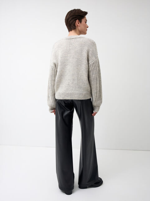 Брюки из экокожи с рельефными швами LBK 3280 - купить в интернет-магазине Conte