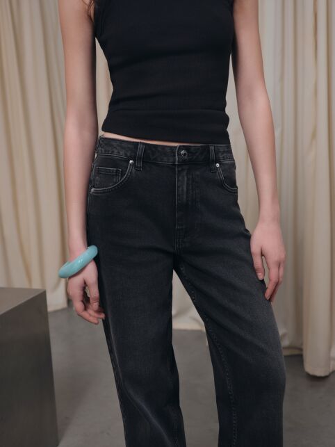 Чёрные джинсы straight с декоративными патами СON-797 - купить в интернет-магазине Conte