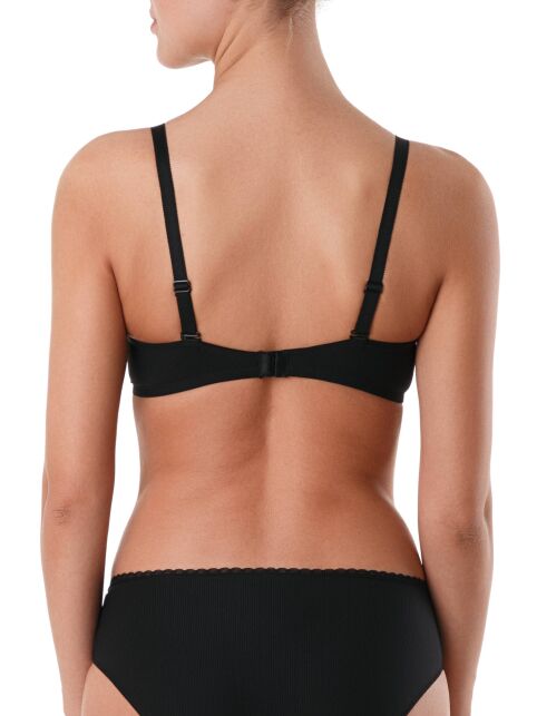 Бюстгальтер push-up на каркасах WEEKEND RB 0006 Бюстгальтер push-up на каркасах WEEKEND RB 0006 - купить в интернет-магазине Conte
