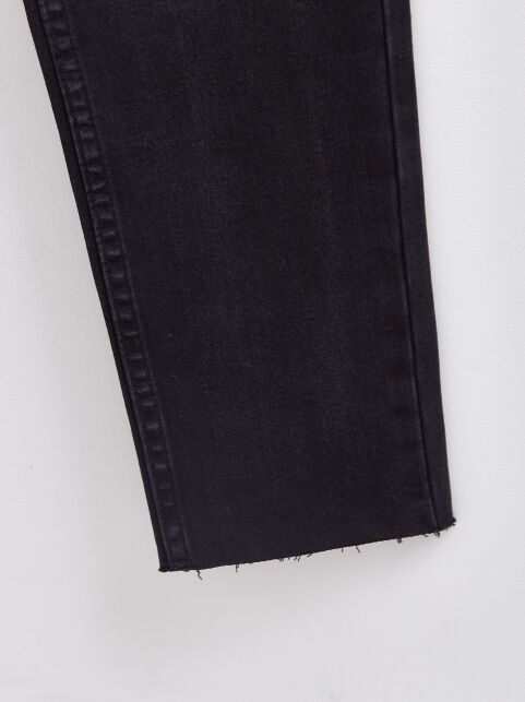 Черные джинсы skinny с эффектом потертости и необработанным краем CON-671 - купить в интернет-магазине Conte