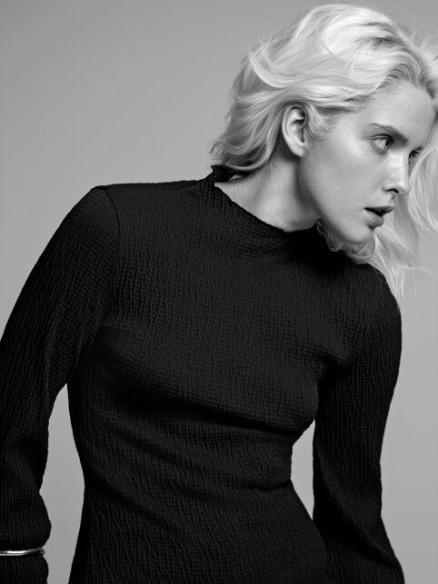 Джемпер с жатым эффектом со шнуровкой на спинке LD 3236 Джемпер с жатым эффектом со шнуровкой на спинке LD 3236 - купить в интернет-магазине Conte