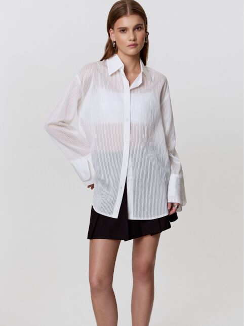 Рубашка из полупрозрачной ткани с двойными манжетами LRU 3434 Рубашка из полупрозрачной ткани с двойными манжетами LRU 3434 - купить в интернет-магазине Conte