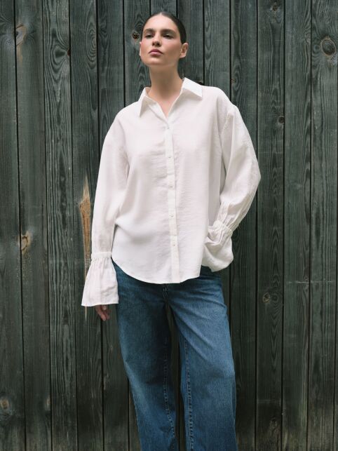 Рубашка из модала с воланами по низу рукавов LBL 3301 - купить в интернет-магазине Conte