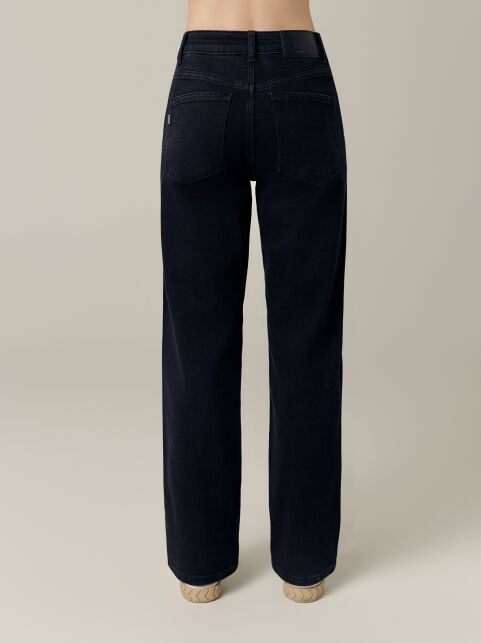 Черные джинсы straight с застежкой на две пуговицы CON-678 - купить в интернет-магазине Conte