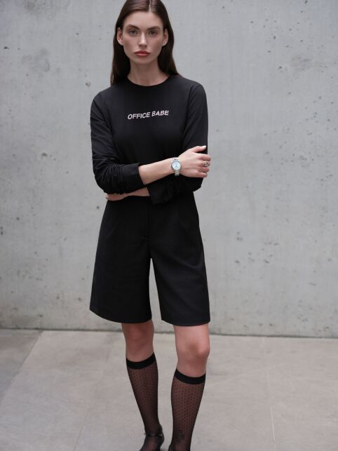Лонгслив из хлопка с вышивкой «Office babe» LD 3297 Лонгслив из хлопка с вышивкой «Office babe» LD 3297 - купить в интернет-магазине Conte