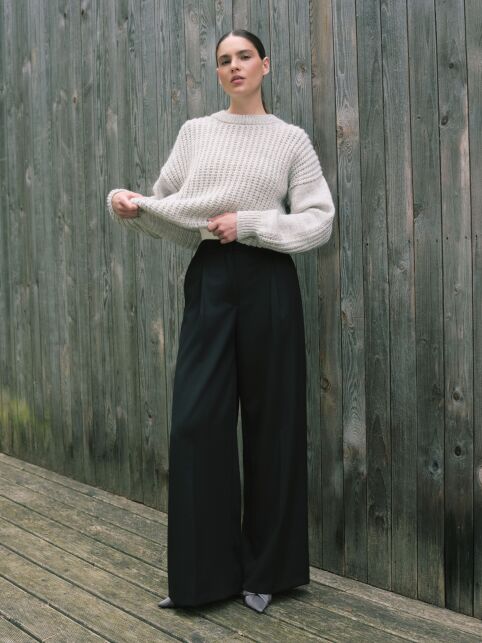 Чёрные брюки из костюмного полотна LBK 3258 - купить в интернет-магазине Conte