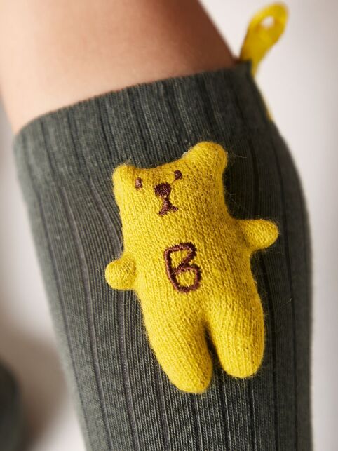 Удлиненные носки в рубчик с декоративной игрушкой «Вear» - купить в интернет-магазине Conte