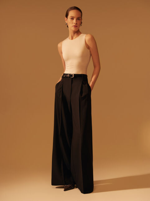 Брюки со складками из костюмной ткани LBK 3401 - купить в интернет-магазине Conte