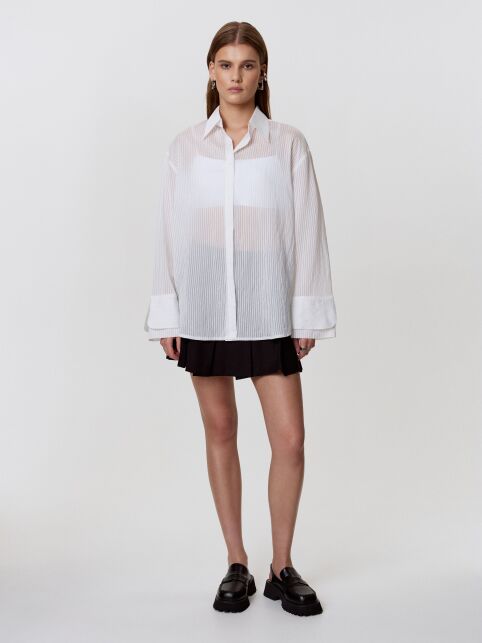 Рубашка из полупрозрачной ткани с двойными манжетами LRU 3434 Рубашка из полупрозрачной ткани с двойными манжетами LRU 3434 - купить в интернет-магазине Conte