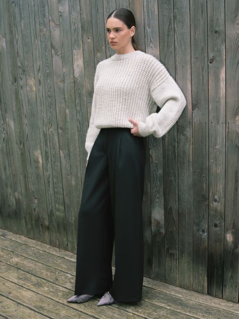 Чёрные брюки из костюмного полотна LBK 3258 - купить в интернет-магазине Conte